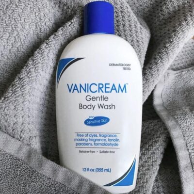 Vani Cream غسول الجسم من فاني كريم هو منتج للعناية بالبشرة مصمم خصيصًا للبشرة الحساسة. مناسل للأشخاص الذين يعانون من الأكزيما أو الالتهابات الجلدية الأخرى.